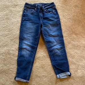 American Eagle size 6 Hi-Rise Tomgirl Jeans